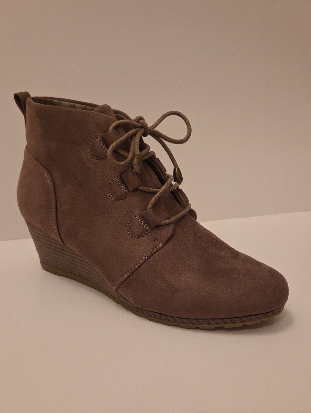 Women's Lace-Up Wedge Ankle Bootie in Brown Suede